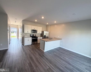 255 Maple Run Drive - Photo Thumbnail 1