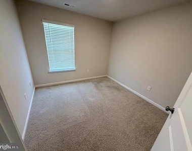 255 Maple Run Drive - Photo Thumbnail 4