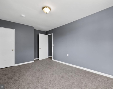 5820 Woodcrest Avenue - Photo Thumbnail 9