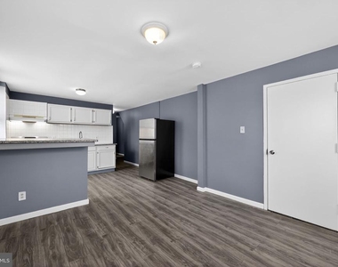 5820 Woodcrest Avenue - Photo Thumbnail 3