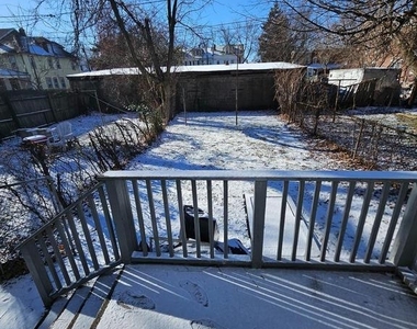 219 Woodlawn Avenue - Photo Thumbnail 2