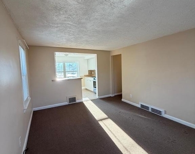 973 S Olden Avenue - Photo Thumbnail 7