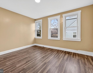 541 Engard Avenue - Photo Thumbnail 9