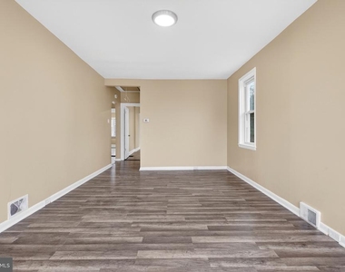 541 Engard Avenue - Photo Thumbnail 3