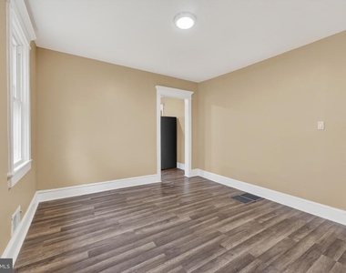 541 Engard Avenue - Photo Thumbnail 4
