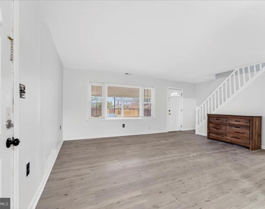 6 Sherwood Lane - Photo Thumbnail 1