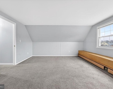 6 Sherwood Lane - Photo Thumbnail 9