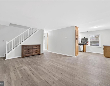 6 Sherwood Lane - Photo Thumbnail 2