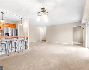 1745 Edgewood Hill Circle - Photo Thumbnail 5