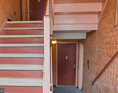 1745 Edgewood Hill Circle - Photo Thumbnail 2