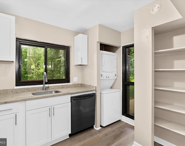 15712 Dorset Road - Photo Thumbnail 9