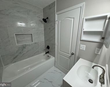 4641 Deepwood Court - Photo Thumbnail 13