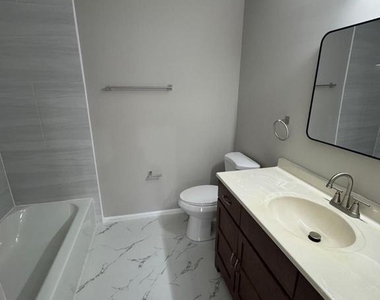 4641 Deepwood Court - Photo Thumbnail 10