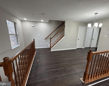 4641 Deepwood Court - Photo Thumbnail 3