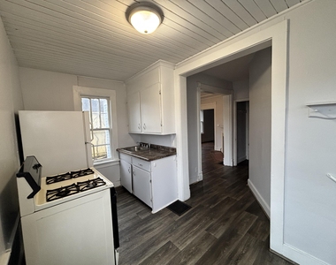 1404 W Michigan Avenue - Photo Thumbnail 2