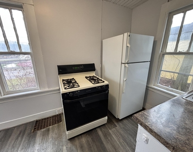 1404 W Michigan Avenue - Photo Thumbnail 3