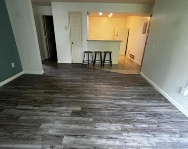 756 W Kilgore Road - Photo Thumbnail 2