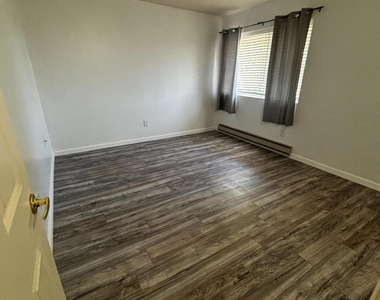 756 W Kilgore Road - Photo Thumbnail 8