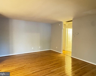 5482 Cedar Lane - Photo Thumbnail 9