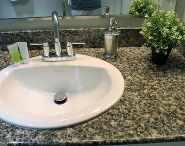 777 7th Street Nw - Photo Thumbnail 35