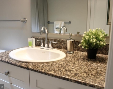 777 7th Street Nw - Photo Thumbnail 3
