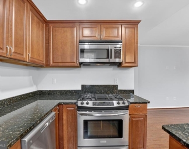 1364 Constitution Avenue Ne - Photo Thumbnail 7