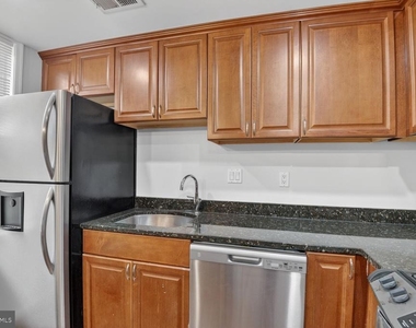 1364 Constitution Avenue Ne - Photo Thumbnail 8