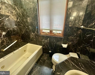 3007 Oliver Street Nw - Photo Thumbnail 6
