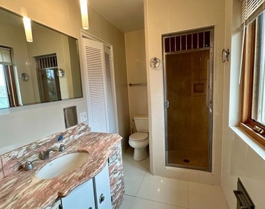 3007 Oliver Street Nw - Photo Thumbnail 4