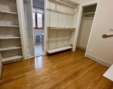 3007 Oliver Street Nw - Photo Thumbnail 3