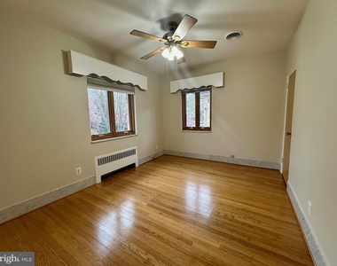 3007 Oliver Street Nw - Photo Thumbnail 5