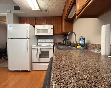 3115 Helms St - Photo Thumbnail 2