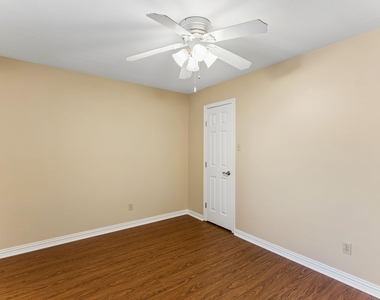 8340 Fathom Cir - Photo Thumbnail 16