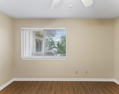 8340 Fathom Cir - Photo Thumbnail 14