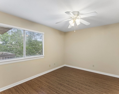 8340 Fathom Cir - Photo Thumbnail 13