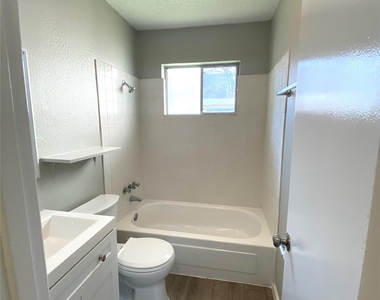 404 Swanee Dr - Photo Thumbnail 4