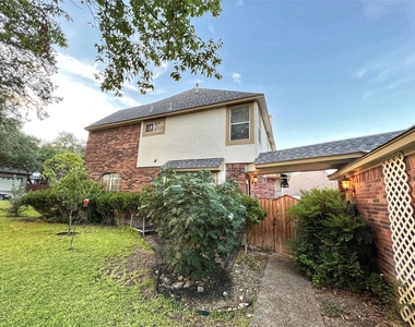 1722 Antler Crossing Dr - Photo Thumbnail 29