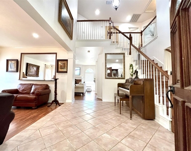 1722 Antler Crossing Dr - Photo Thumbnail 2