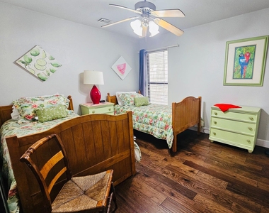 5107 Leralynn St - Photo Thumbnail 10