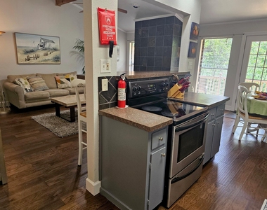 5107 Leralynn St - Photo Thumbnail 5