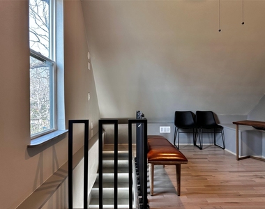 914 E 39th St - Photo Thumbnail 14