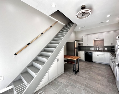 914 E 39th St - Photo Thumbnail 33