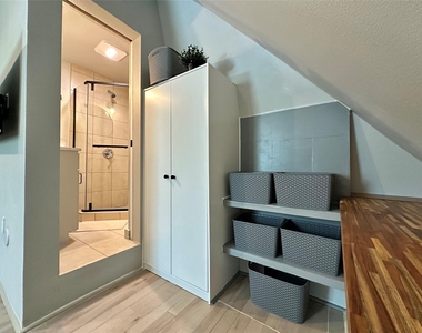 914 E 39th St - Photo Thumbnail 26