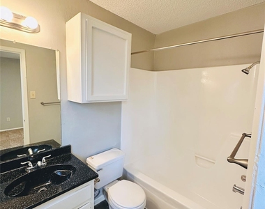3702 S Second St - Photo Thumbnail 12