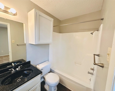 3702 S Second St - Photo Thumbnail 11
