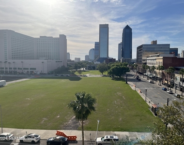 400 E Bay Street - Photo Thumbnail 55