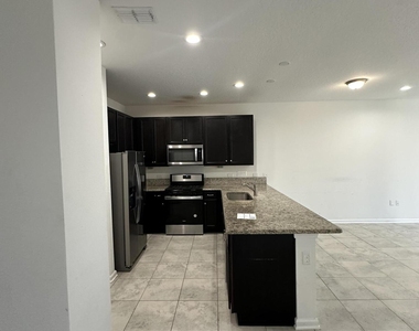 136 Pinebury Lane - Photo Thumbnail 3