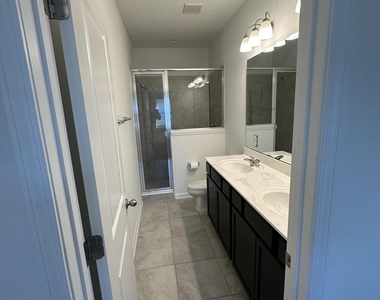 136 Pinebury Lane - Photo Thumbnail 10