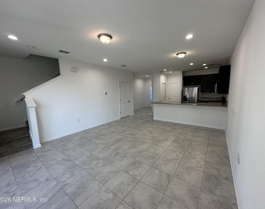136 Pinebury Lane - Photo Thumbnail 5