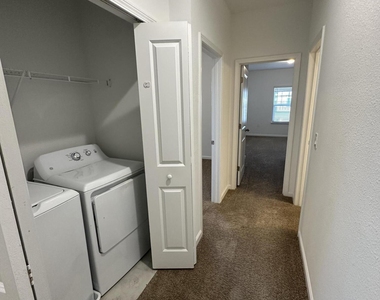 136 Pinebury Lane - Photo Thumbnail 12